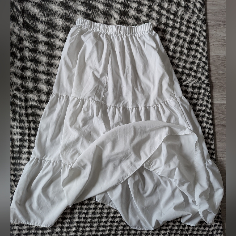 Chic White Maxi Skirt